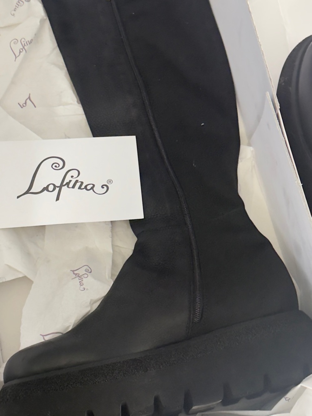 Minimalist Black Over-the-Knee Platform Boots - Picture 10 of 10